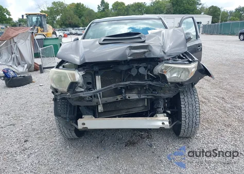 2013 Toyota Tacoma Base V6 z USA, uszkodzony, nr VIN 5TFMU4FN7DX011977